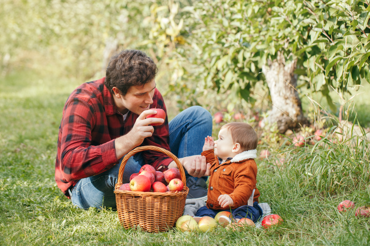 Adorable Fall Photoshoot Pose Ideas for Babies